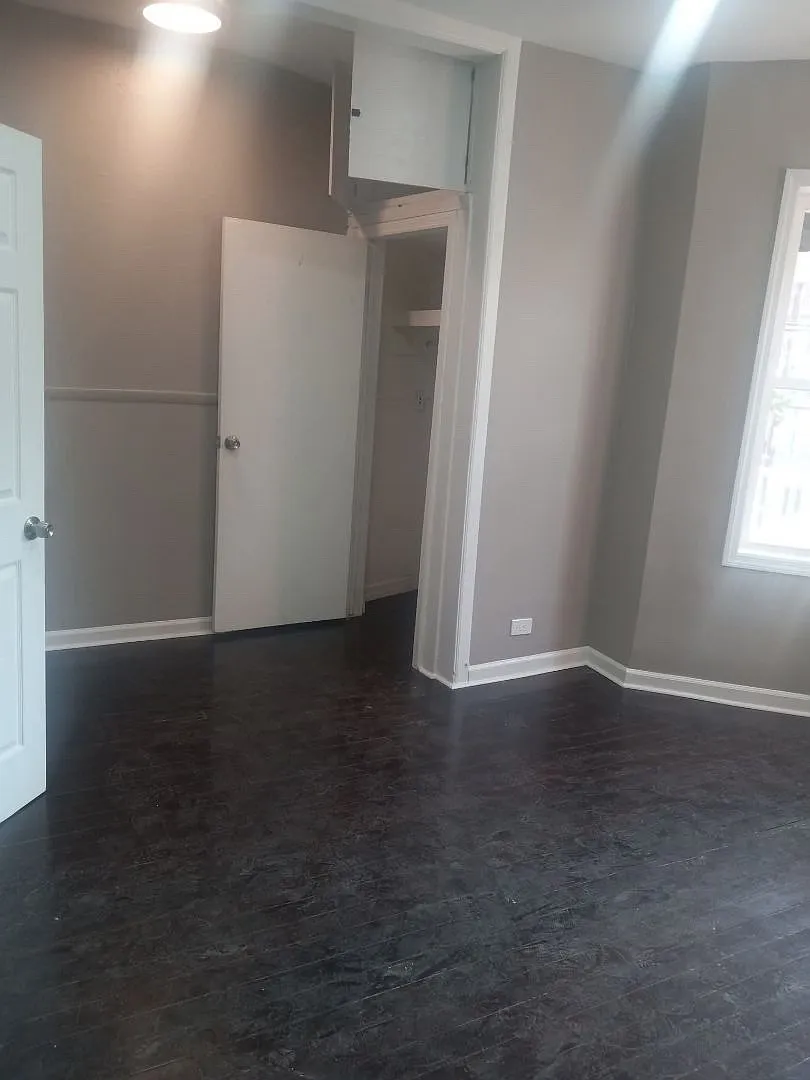 3 bed, 1200 sqft, $2,000 — Photo 3