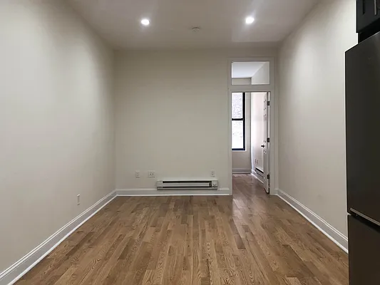 Rented by Urban Real Estate Property Group Inc | media 9