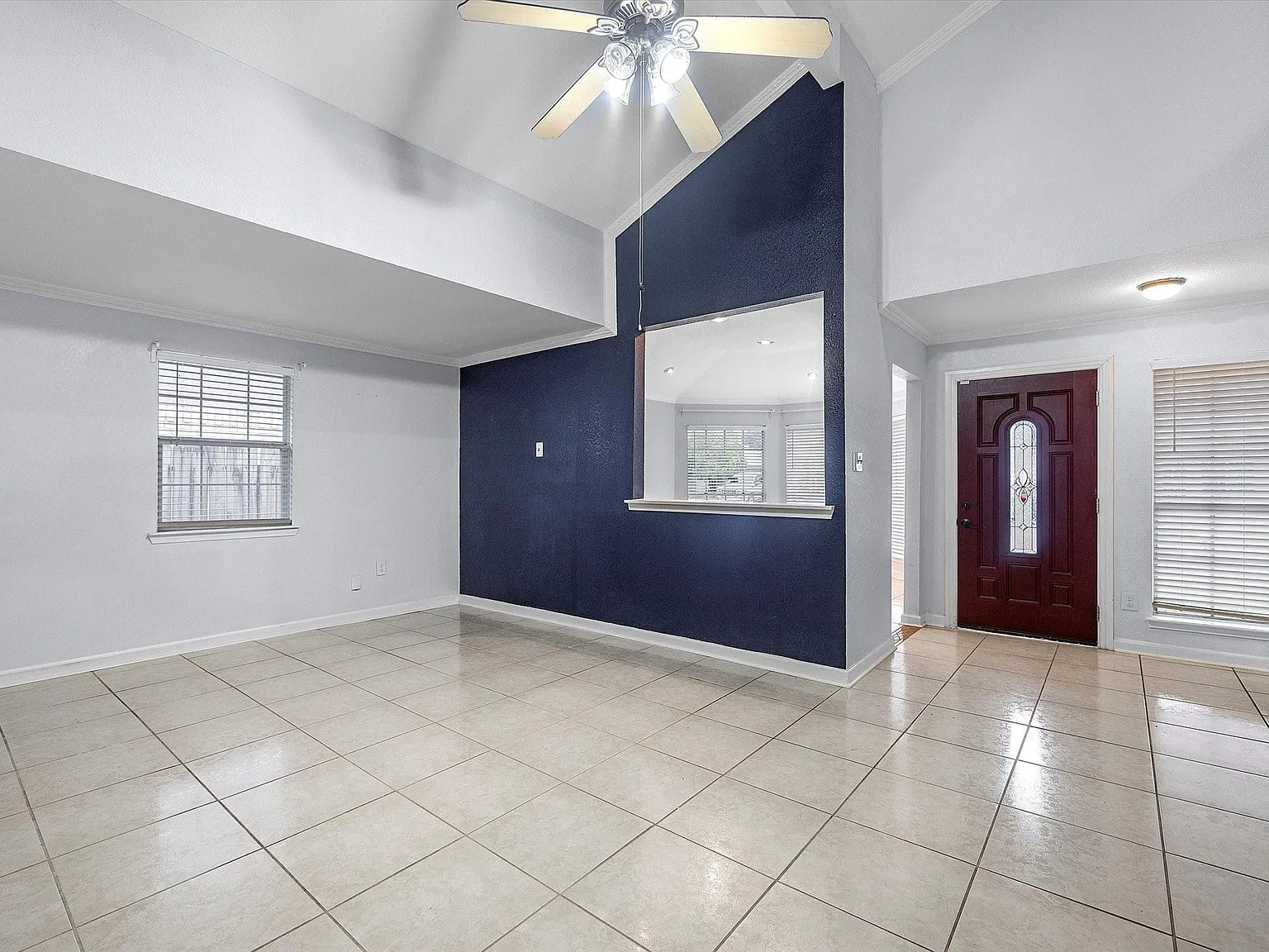 3 bed, 2.0 bath, 1650 sqft, $1,700 — Photo 2