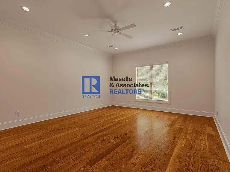 412 Dover Ln — Photo 36