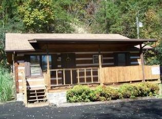 3408 Hazelwood Ln, Pigeon Forge, TN 37863