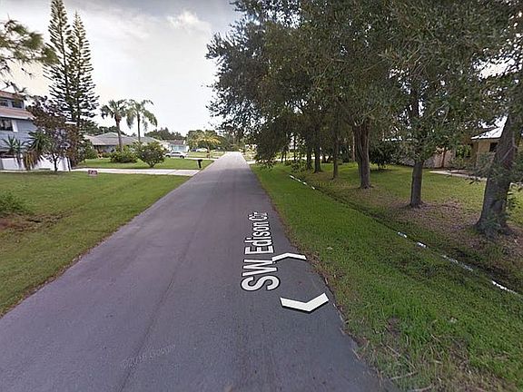 3rd image of 2288 SW Edison Cir