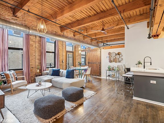 2nd image of 2511 W Moffat St APT 206