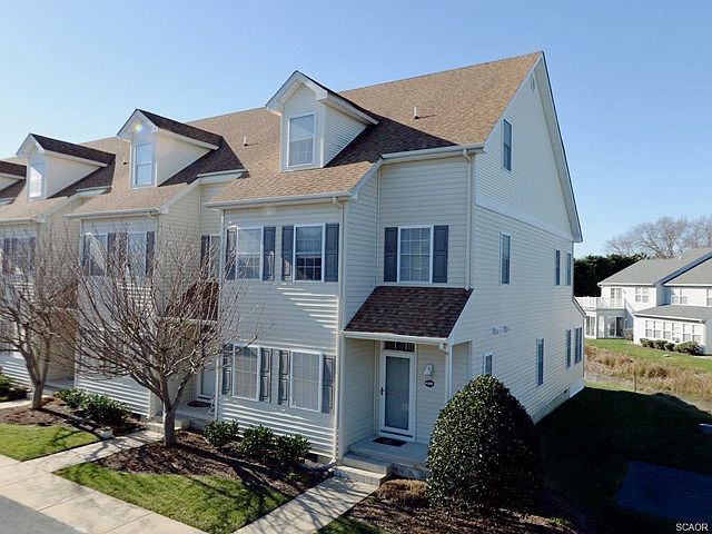 1st image of 4200 Sand Piper Dr
