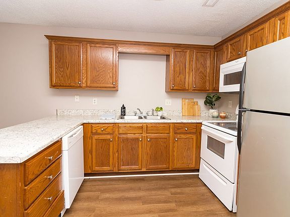 2nd image of 11 Alice Ln #11