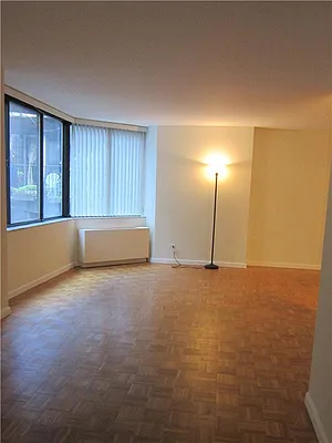 Rented by Mazzeo Real Estate | media 9