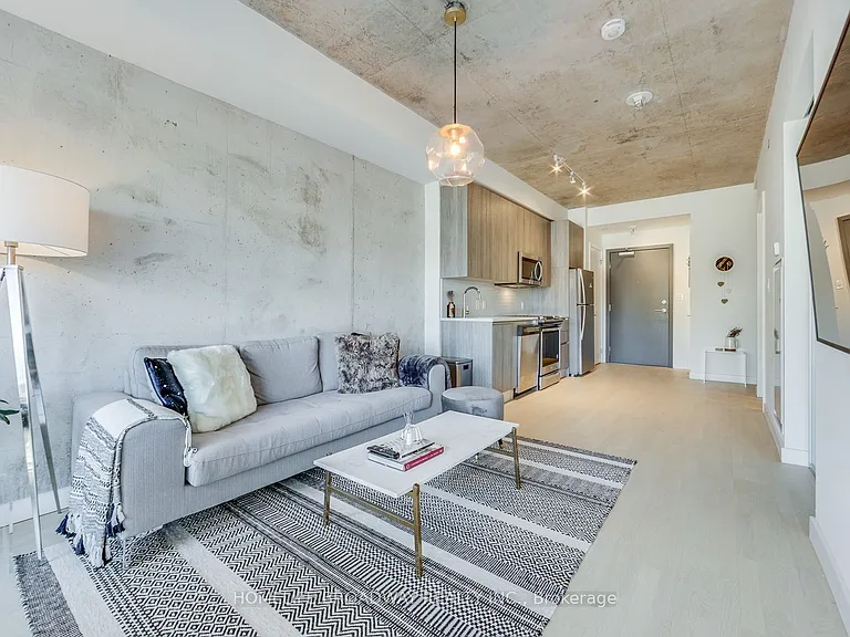 246 Logan Ave #313 — Photo 2