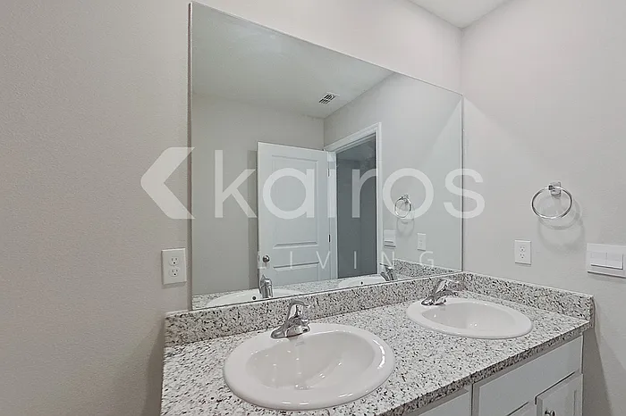 8740 SW 43rd Ter — Photo 16