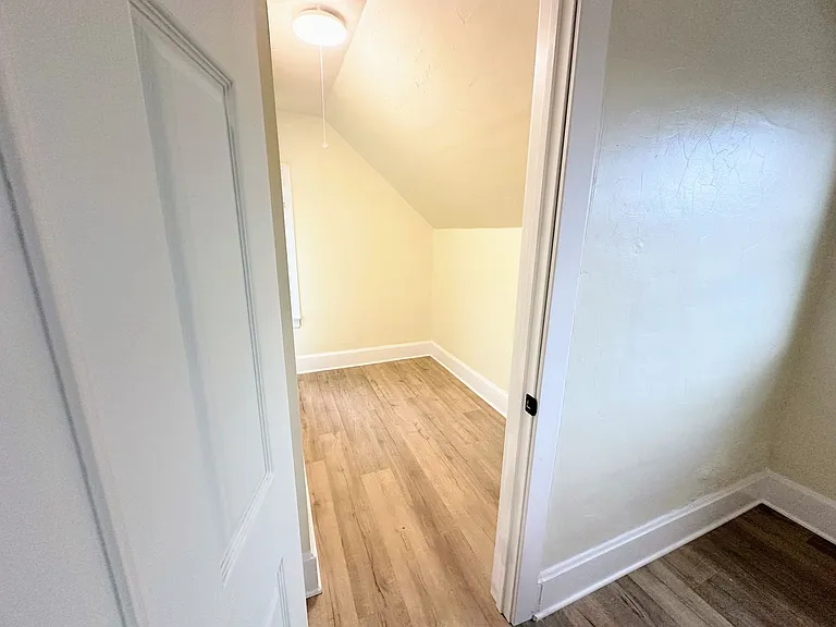1816 Wollmer St — Photo 11
