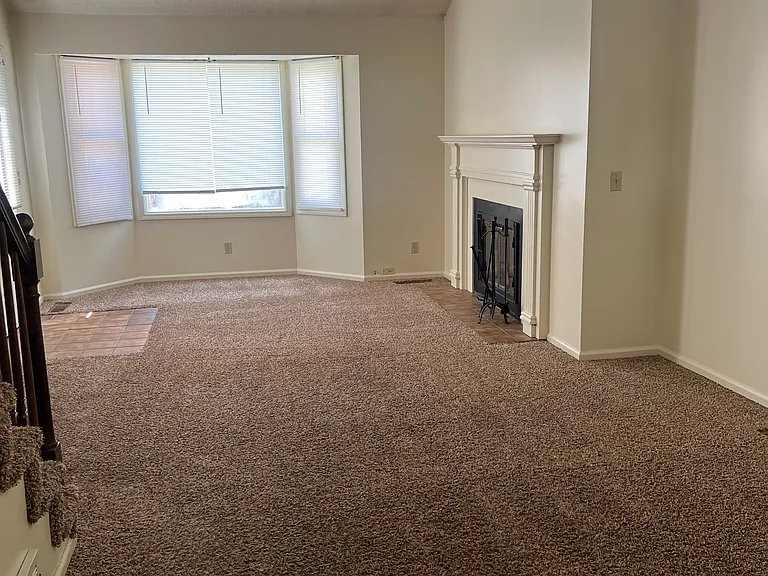 48 Aspen Grove Dr E #O-8 — Photo 2