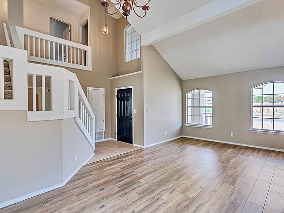 5th image of 208 Lago Grande Dr