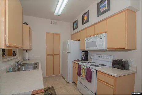 1 bed, 692 sqft, $1,450 — Photo 2