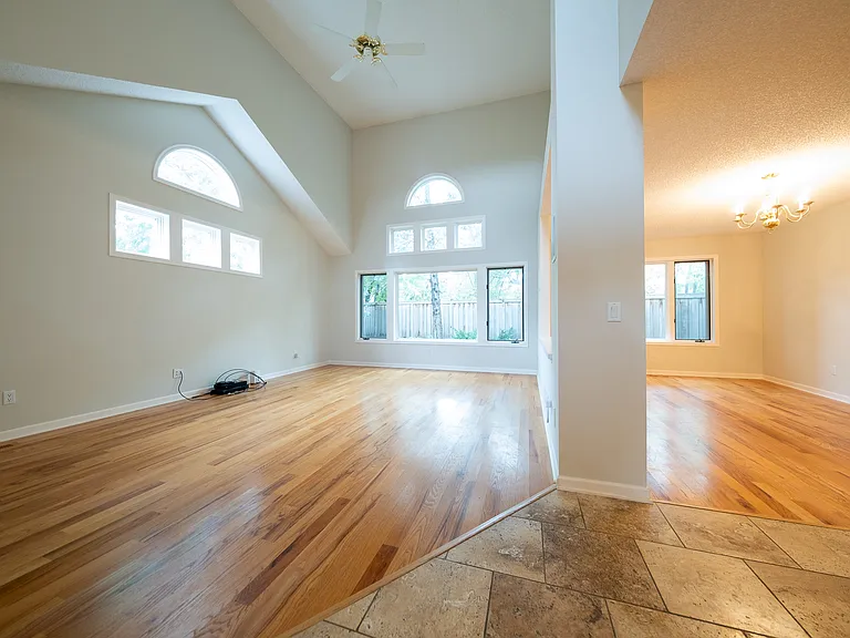 15640 17th Pl N — Photo 3