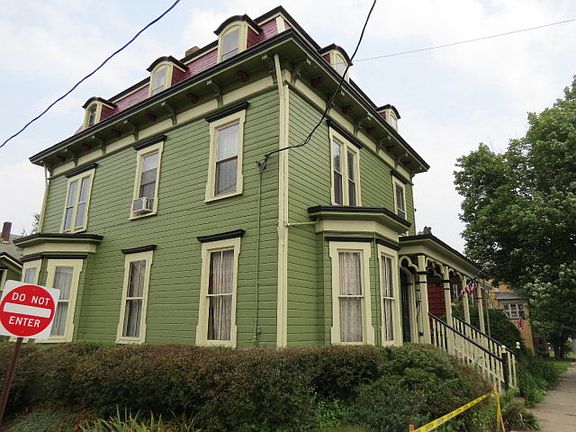 4th image of 872 Liberty St
