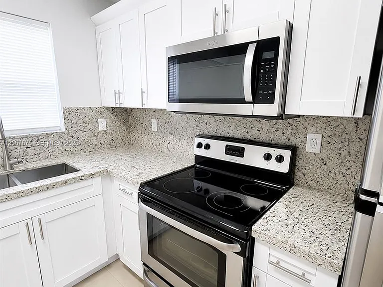 1723 Wiley St #F — Photo 3