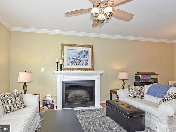 3rd image of 2153 Hideaway Ct