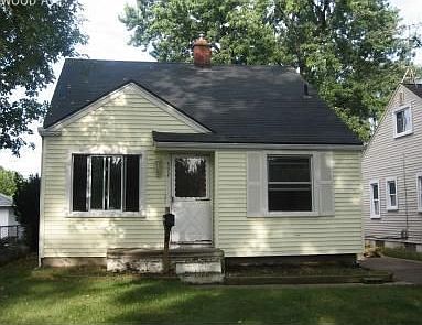 1st image of 592 Pinewood Ave