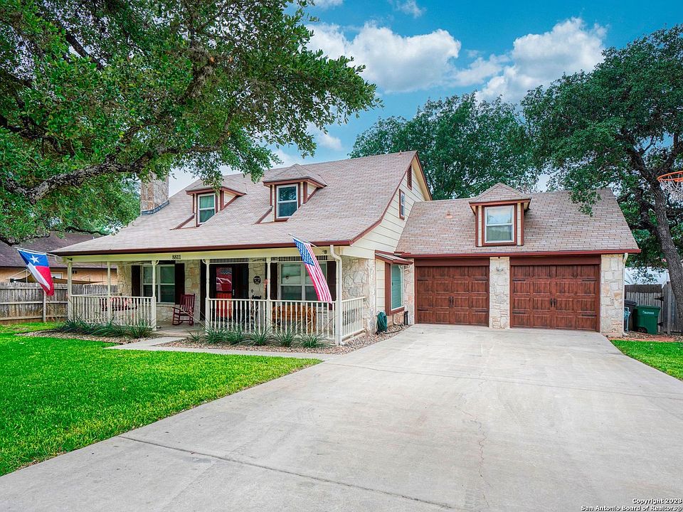 1st image of 8811 WELLESLEY MANOR DR