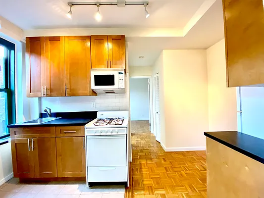 Rented by City & Suburban | media 3