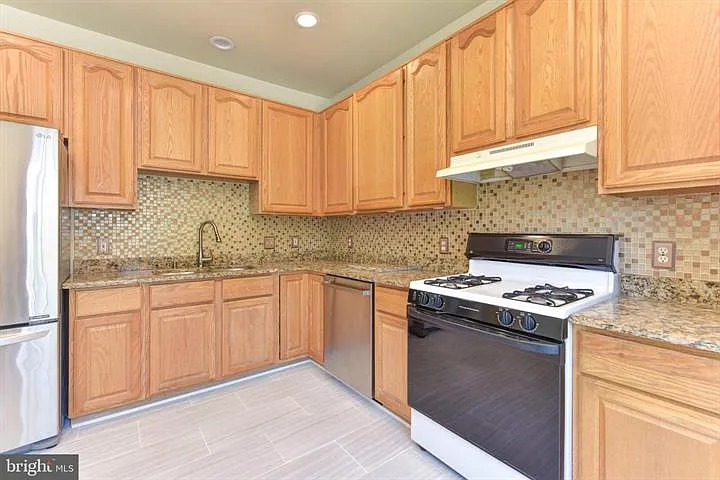 2454 Sugar Mill Way — Photo 6