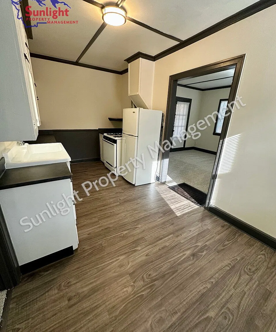 1 bed, 1.0 bath, 700 sqft, $900 — Photo 3