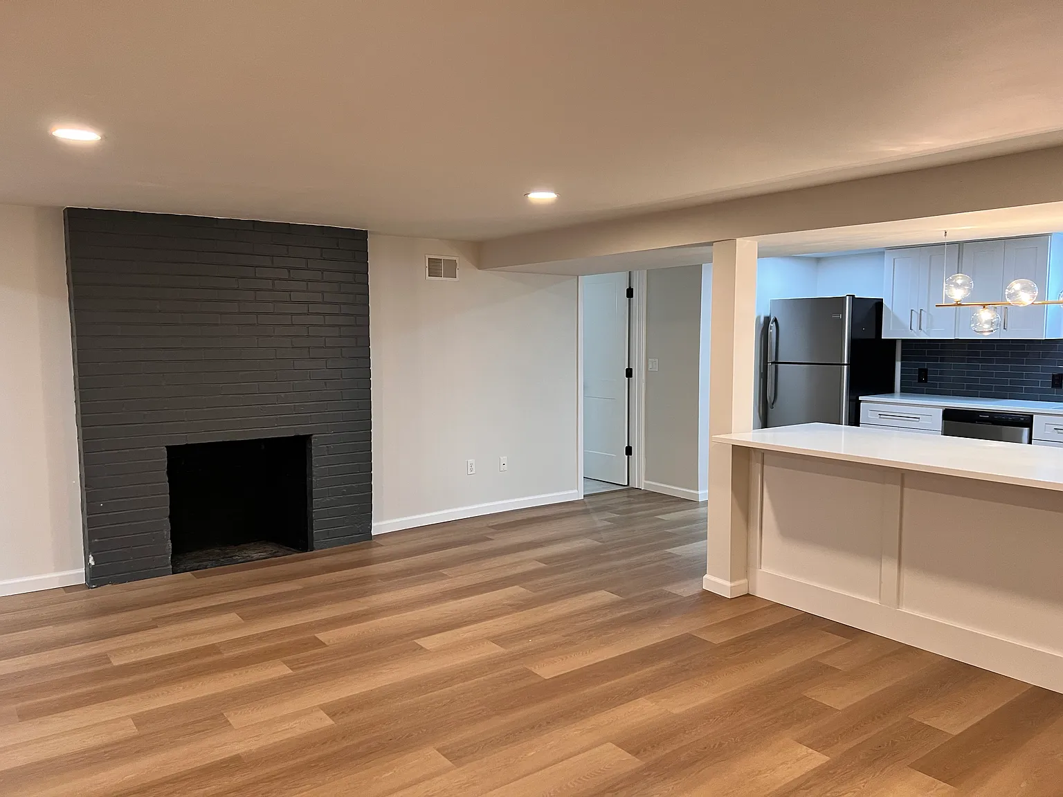 1 bed, 1000 sqft, $1,400 — Photo 3