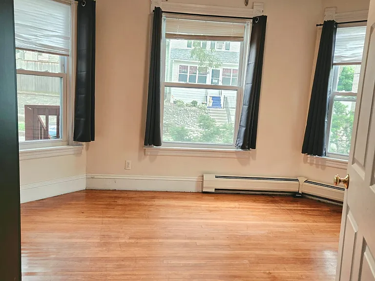 8 Fairfield St #1 — Photo 10