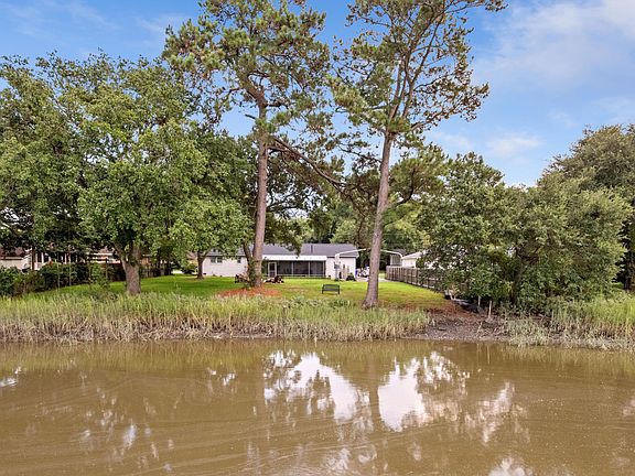 5th image of 764 Creekside Dr