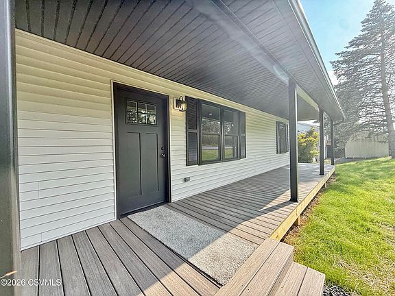 5th image of 924 Ridge Rd
