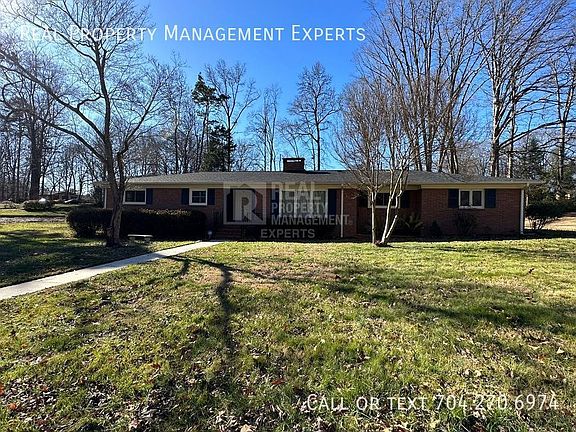 2nd image of 147 Brookfield Cir