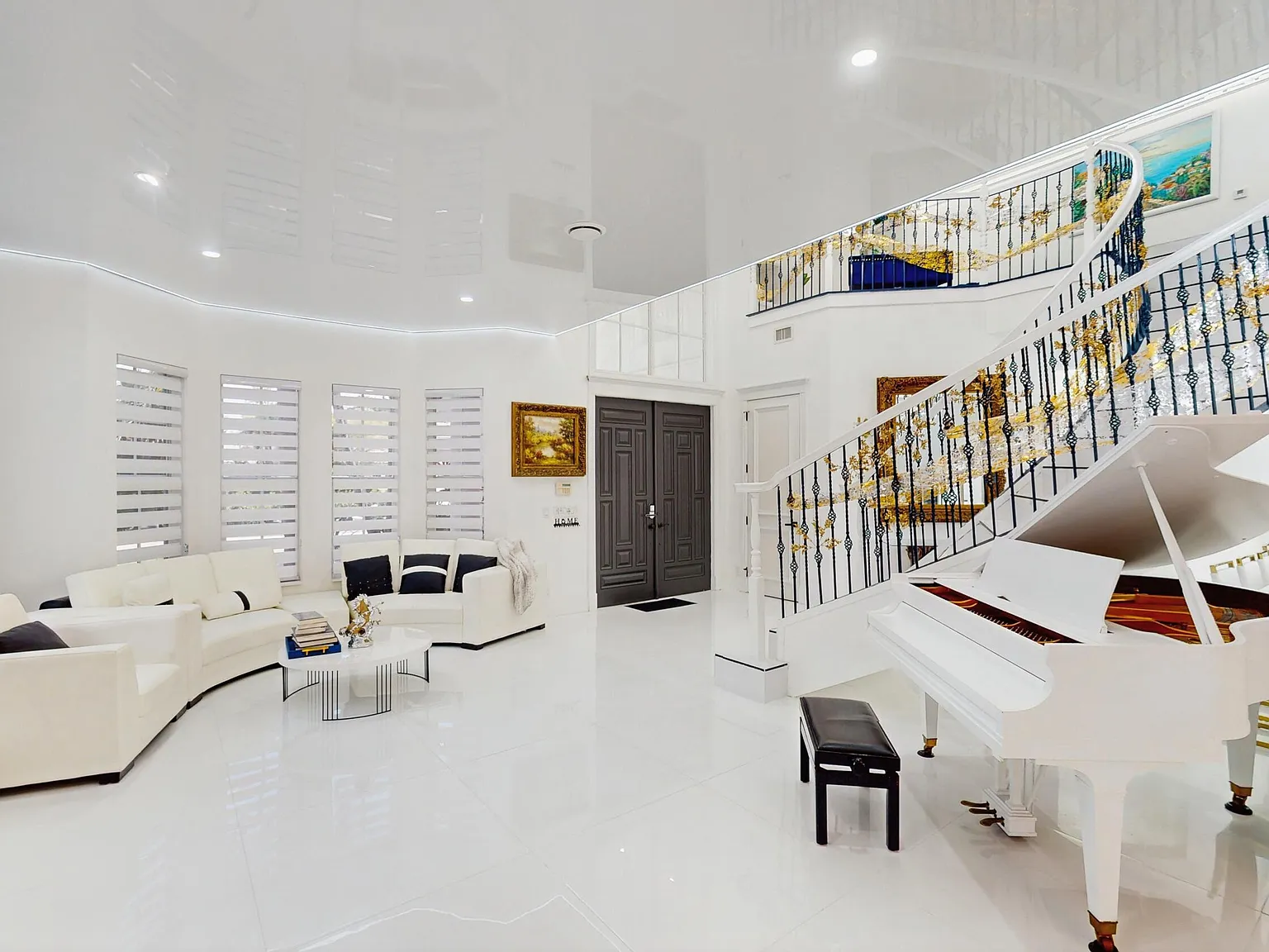 6 bed, 7.5 bath, 5000 sqft, $25,000 — Photo 2