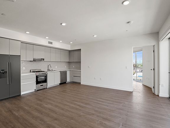 4th image of 5550 W Pico Blvd #29bc378d5