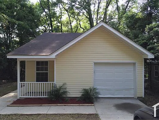 3 bed, 1266 sqft, $1,550 — Photo 1
