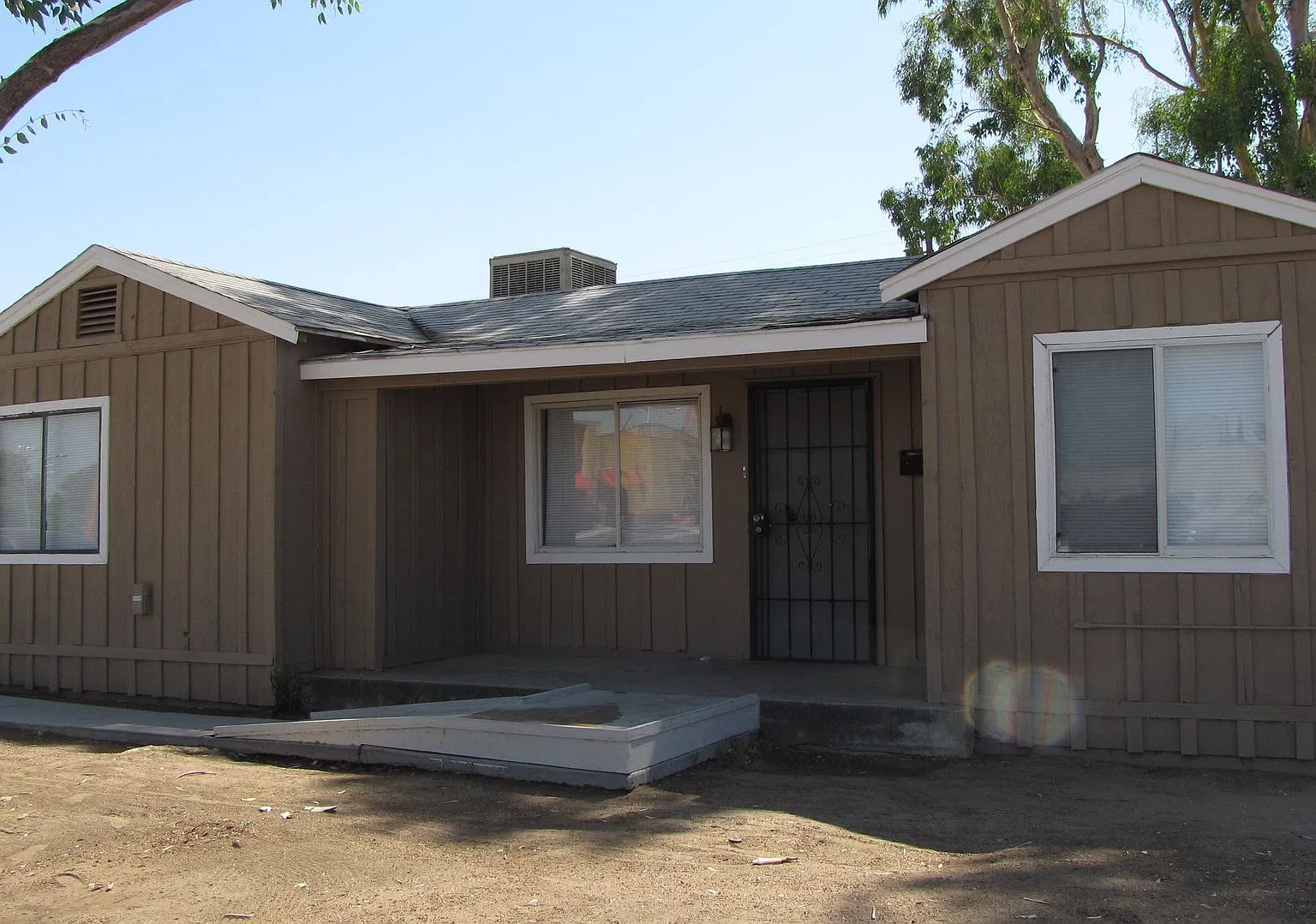 Home for Rent in Oildale — Photo 1