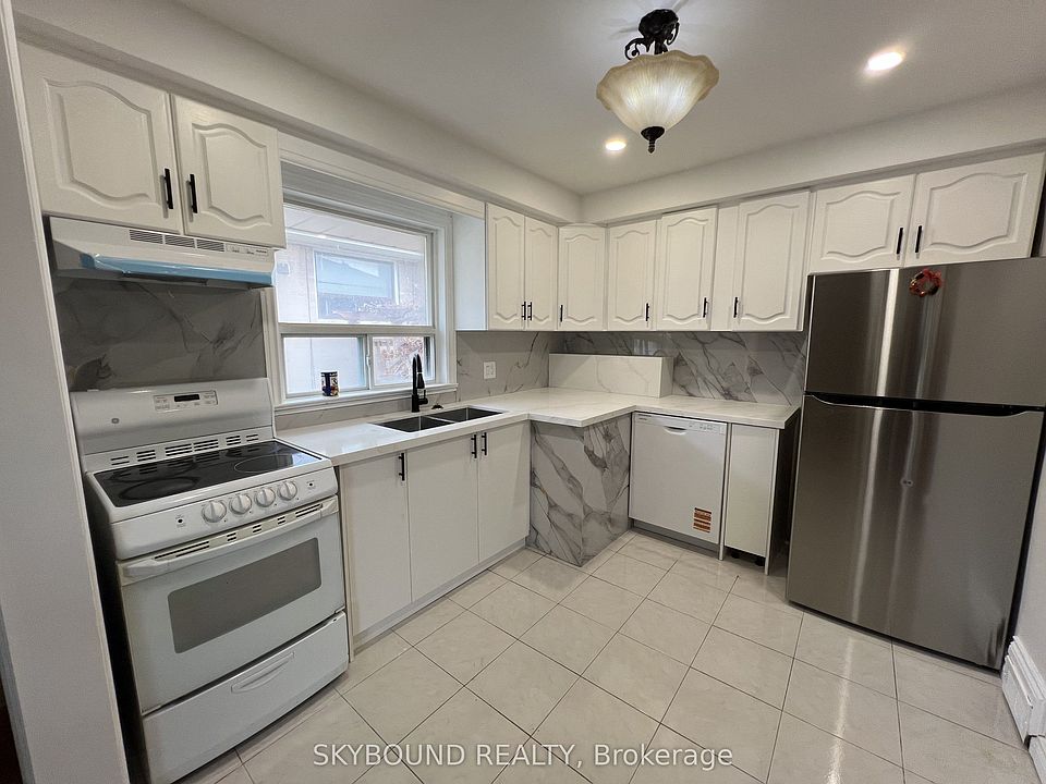1st image of 33 Bradstock Rd