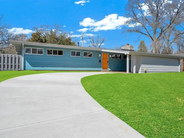 919 Volz Dr, Saint Louis, MO 63126