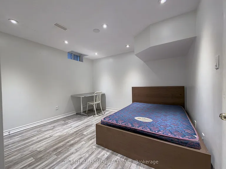25 Eastvale Dr #BASEMENT — Photo 12