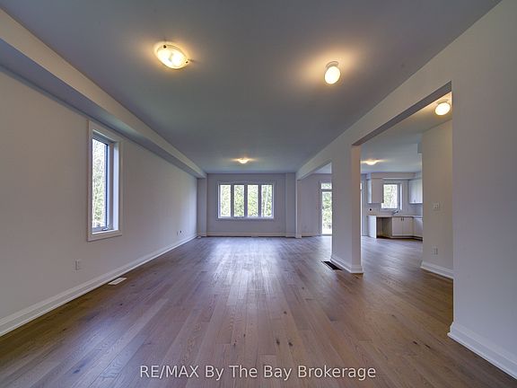 5th image of 38 Amber Dr