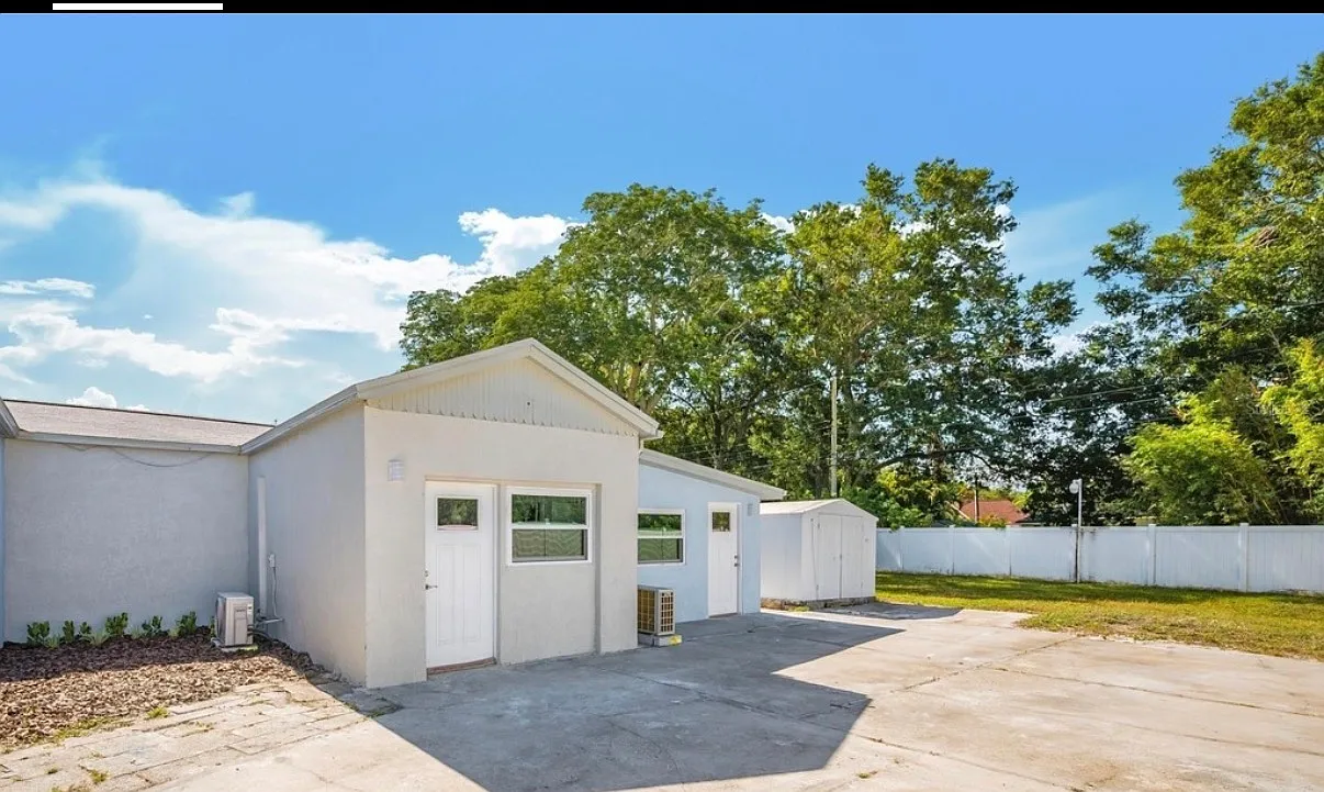 Studio, 337 sqft, $1,300 — Photo 1