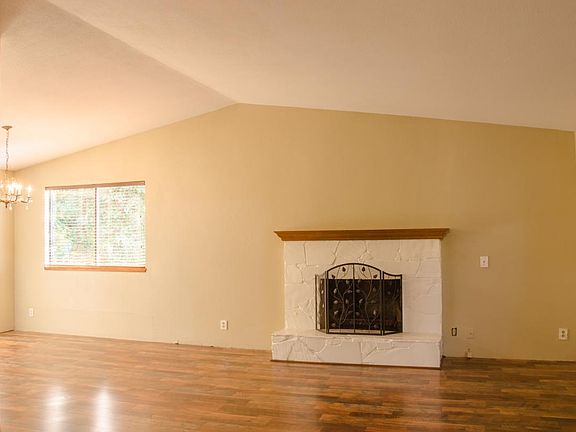 4th image of 23207 39th Ave W