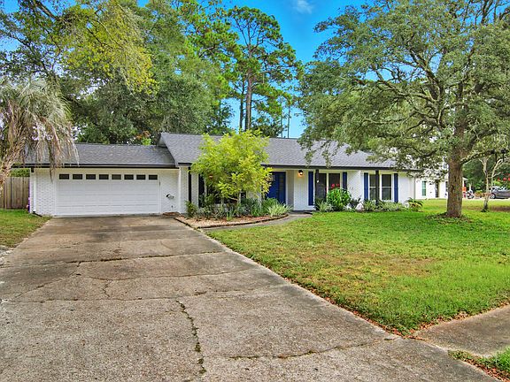 4th image of 317 Sabal Palm Dr