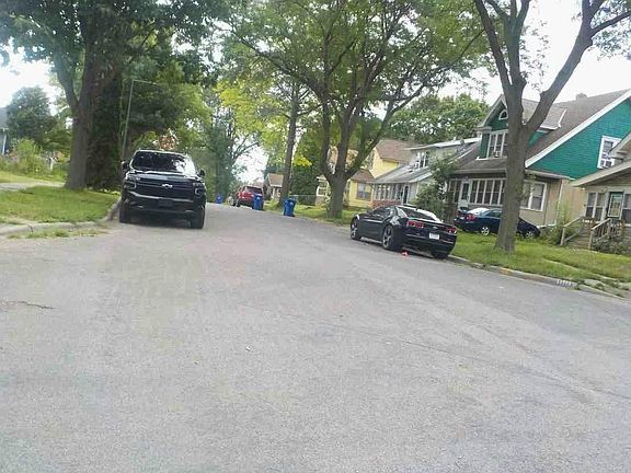 4th image of 1002 5th St E