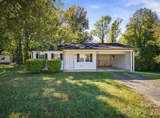 2476 Watts St, Morganton, NC 28655