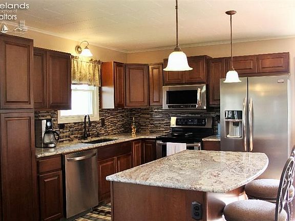 4th image of 2119 S Whitecaps Ln