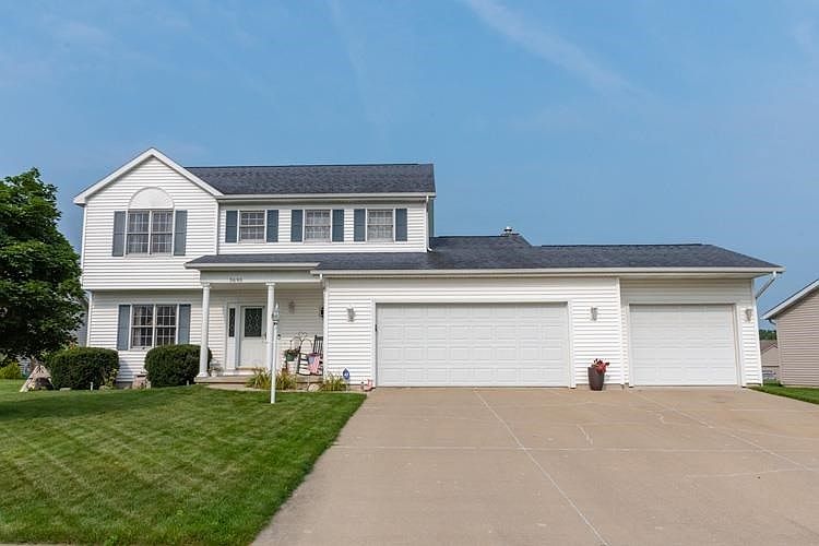 1st image of 5695 Boxwood Dr E