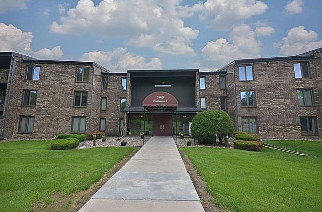 1st image of 5140 W 102nd St APT 206