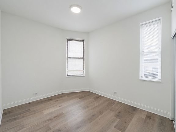 5th image of 4831 N Winthrop Ave #3C