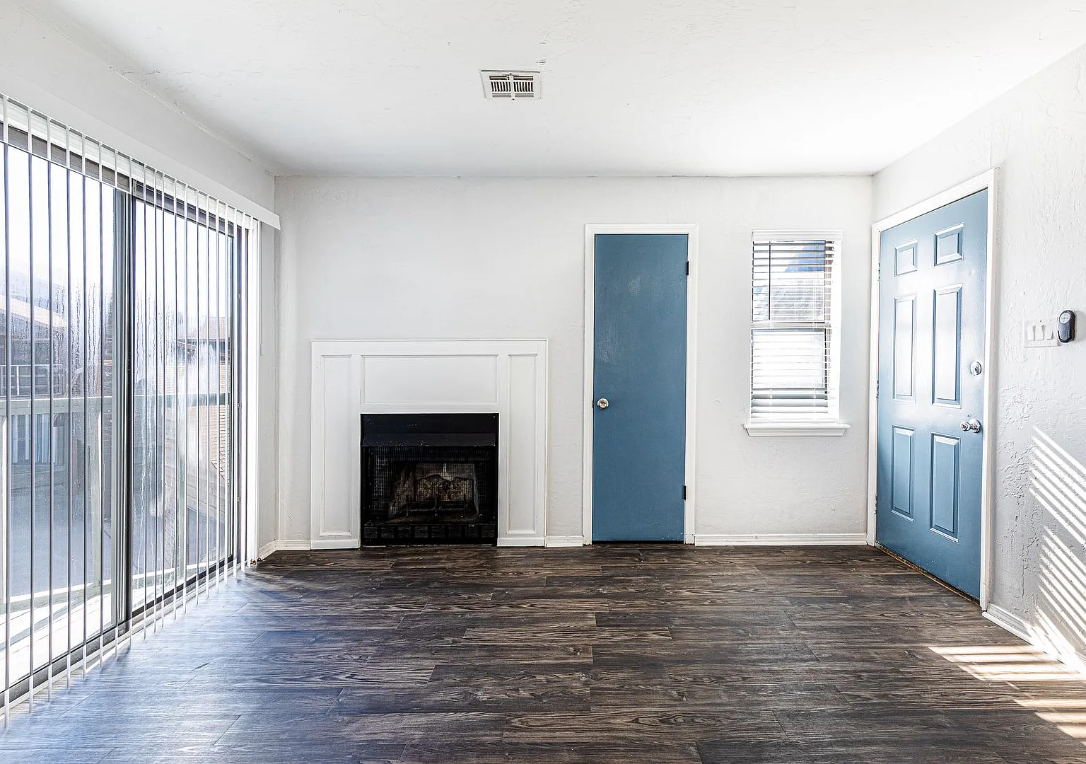 2902 NW 45th Pl — Photo 3