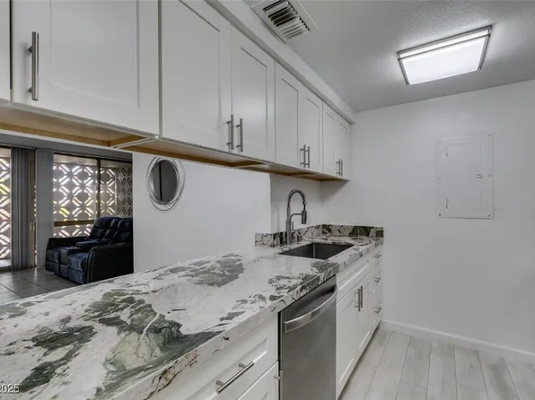 205 E Harmon Ave APT 112, Las Vegas, NV 89169