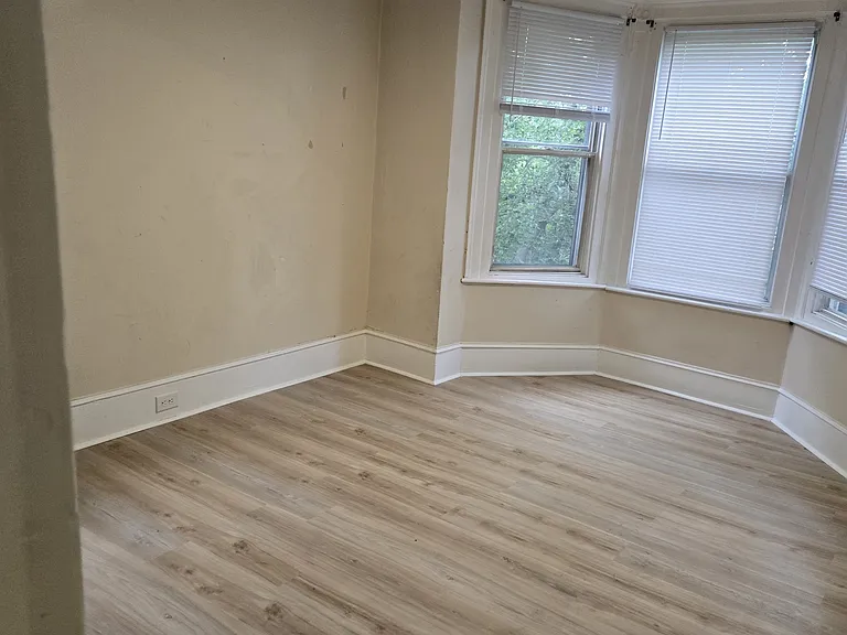 1306 W Hunting Park Ave — Photo 7